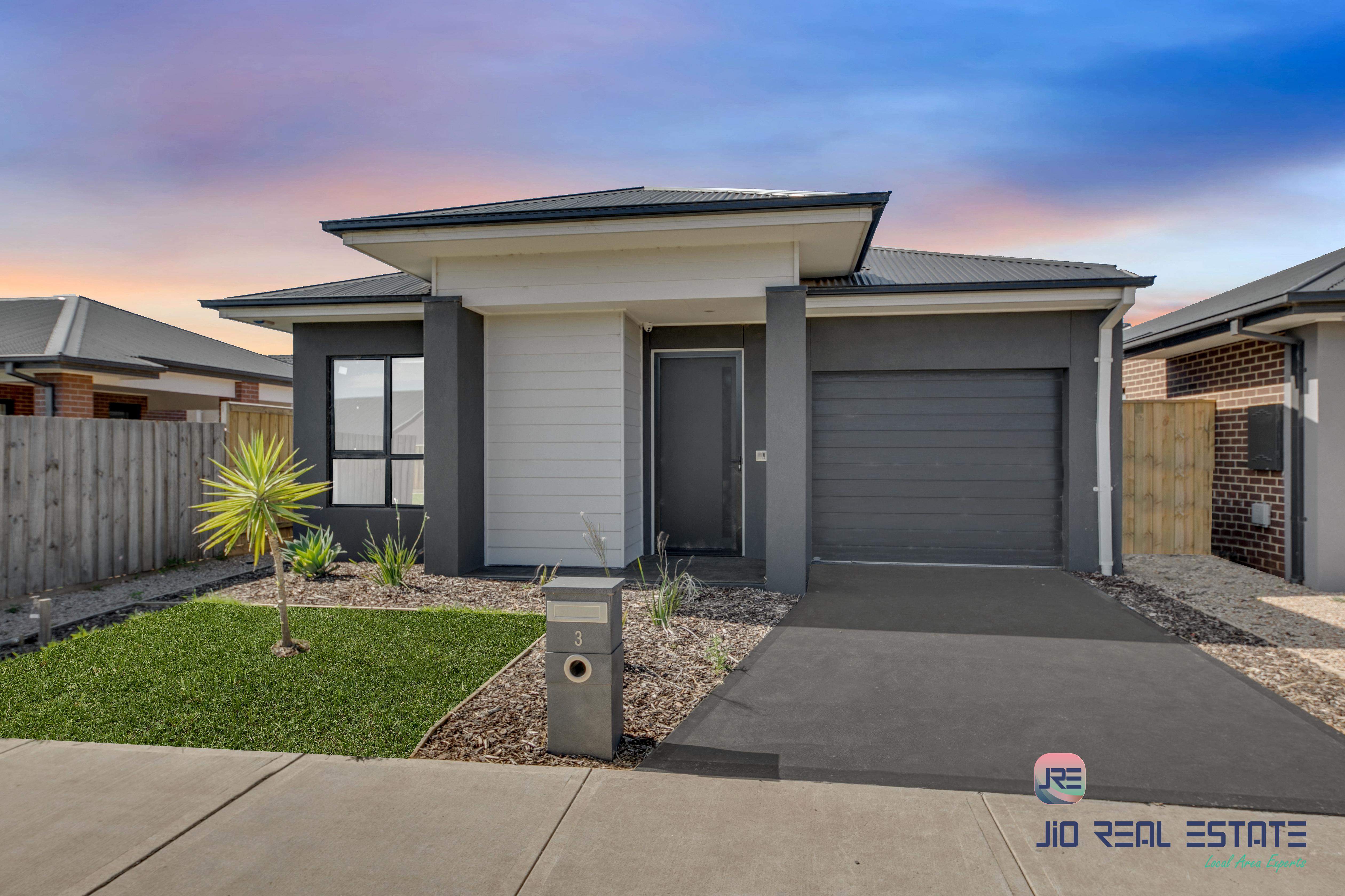 3 Dugan Street, Thornhill Park VIC