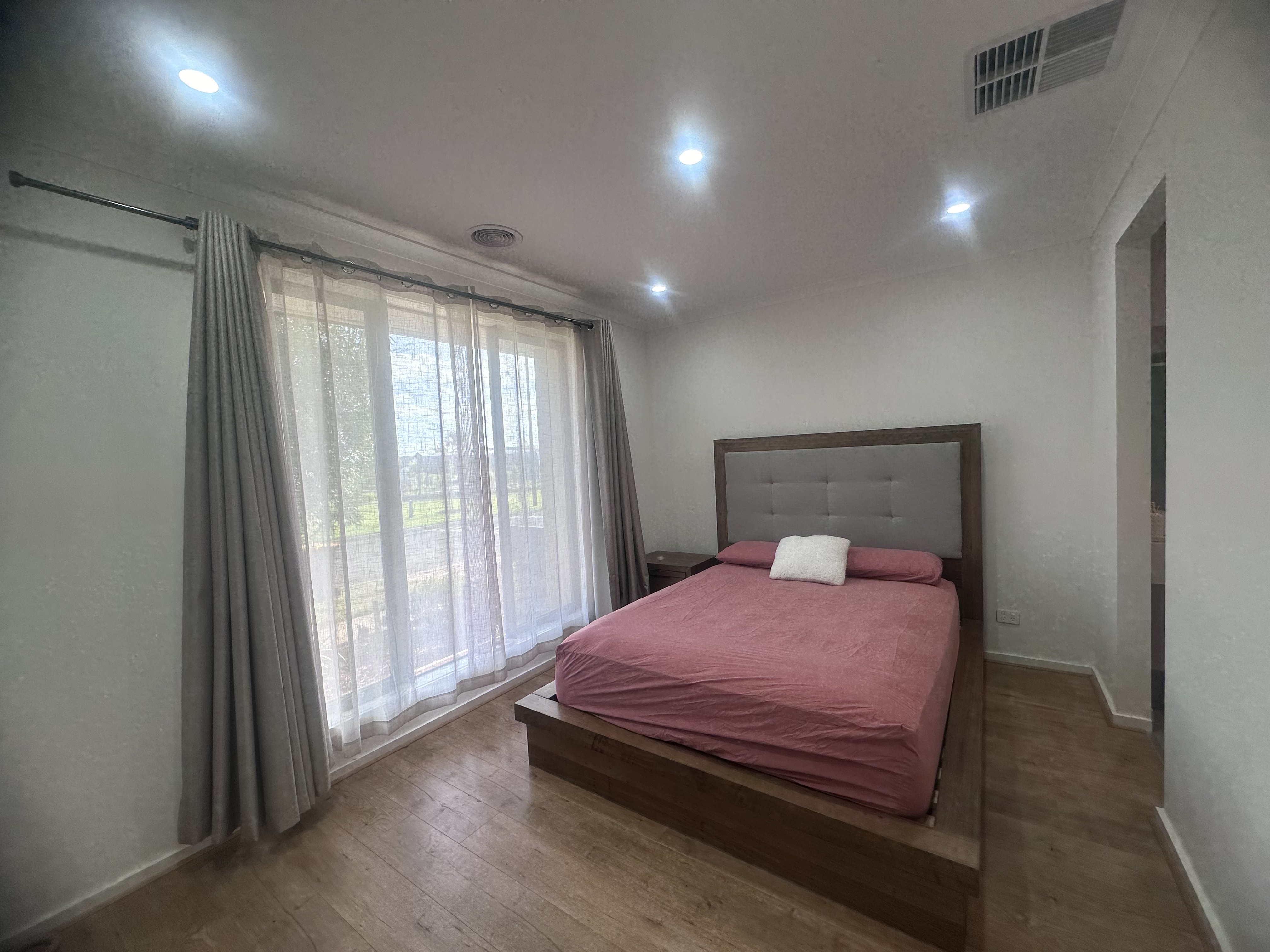 34 Southlands Loop, Strathtulloh VIC