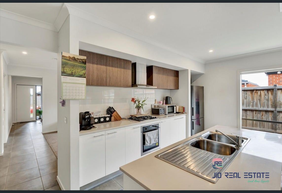 3 Longshanks Street, Thornhill Park VIC