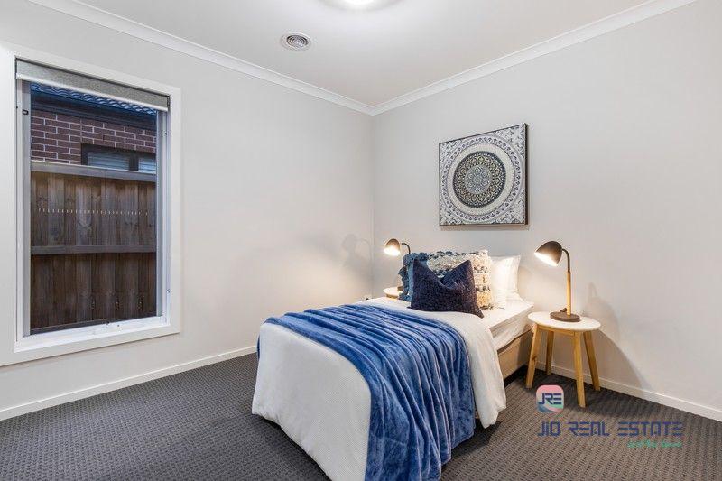 13 Telford Road, Thornhill Park VIC