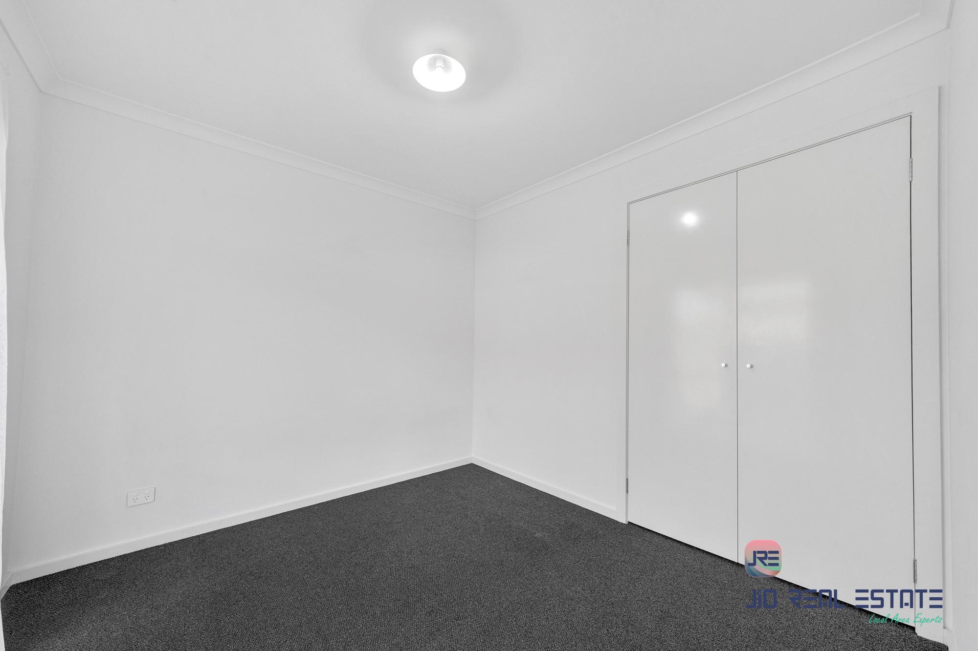 8 Kirkham Drive, Thornhill Park VIC