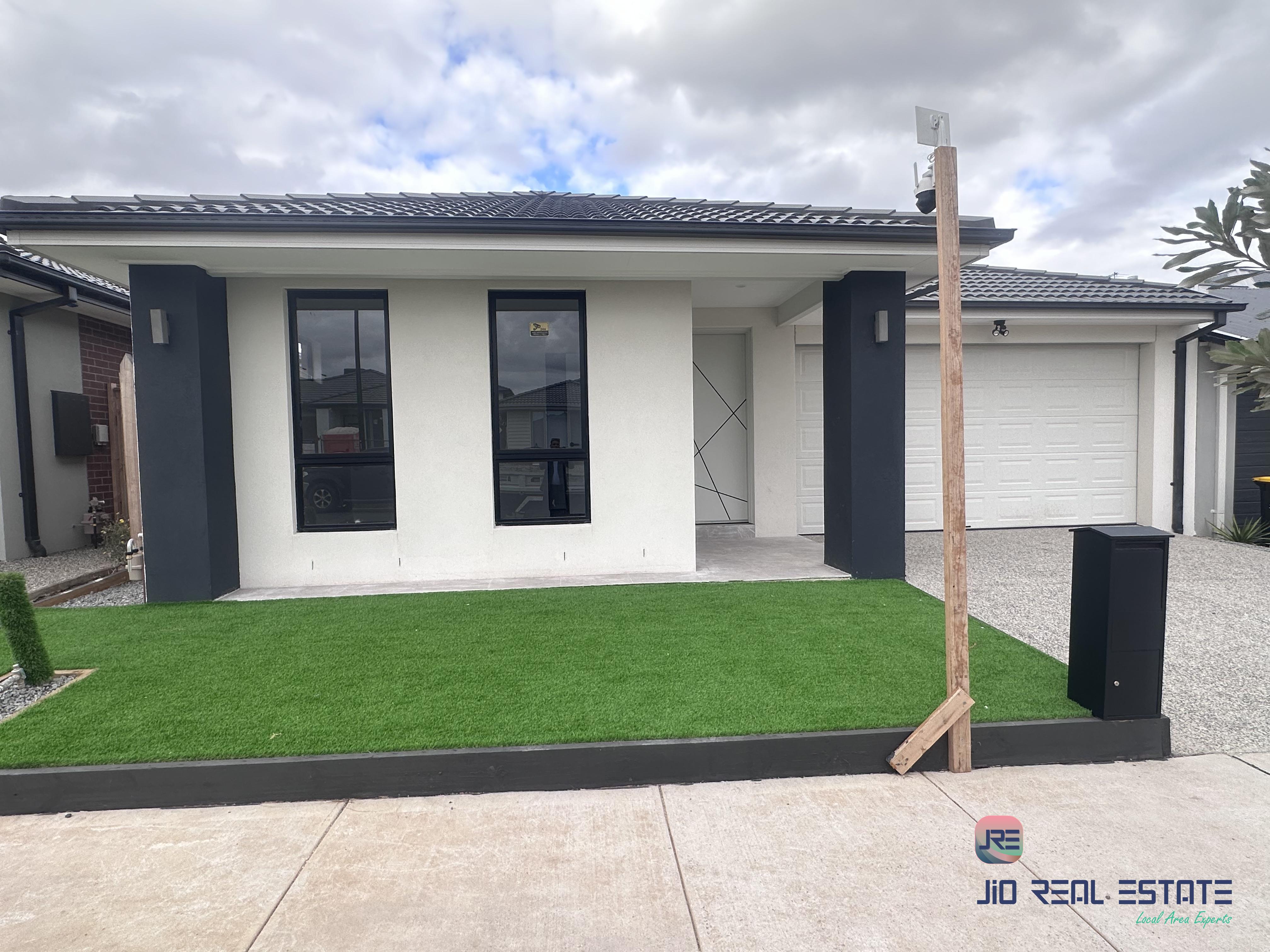 9 Wilderness Road, Fraser Rise VIC