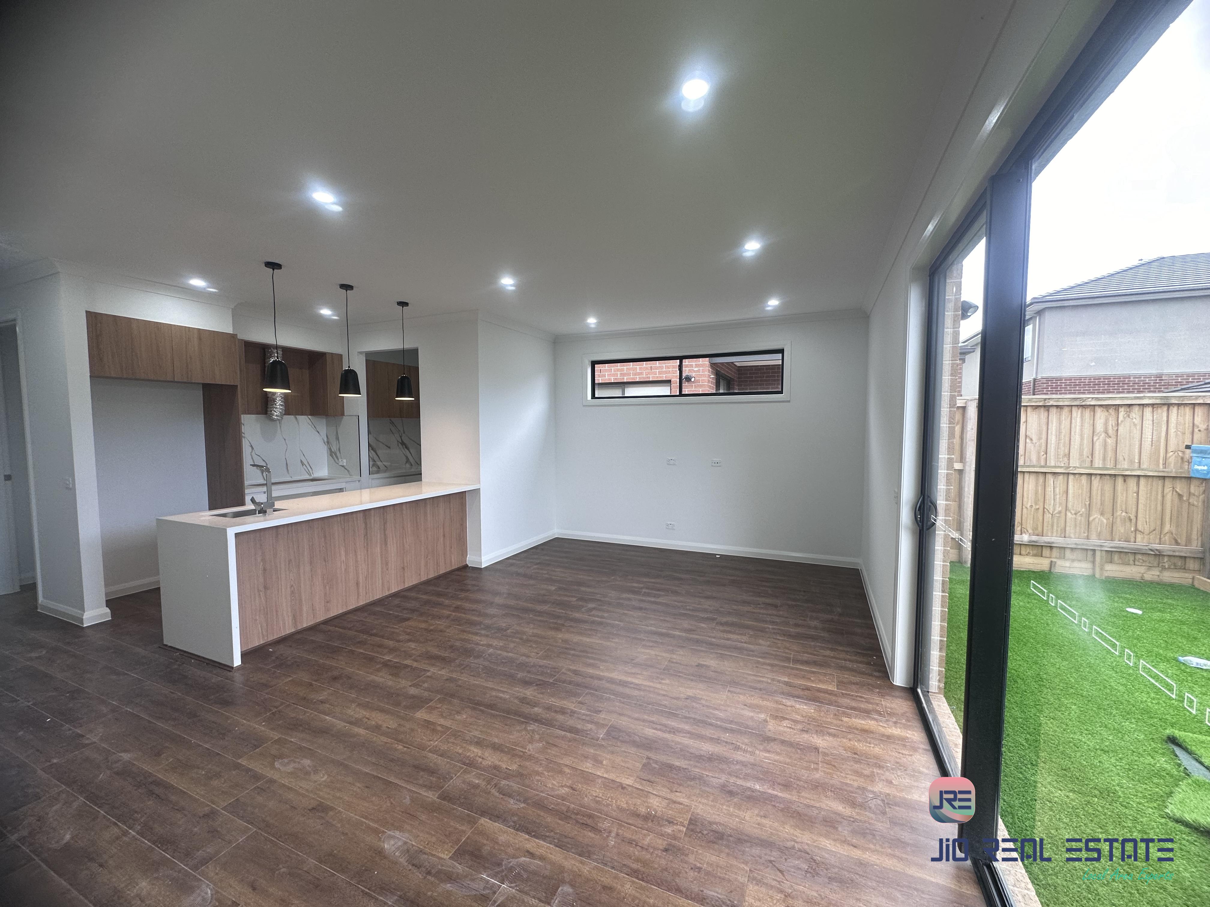 9 Wilderness Road, Fraser Rise VIC