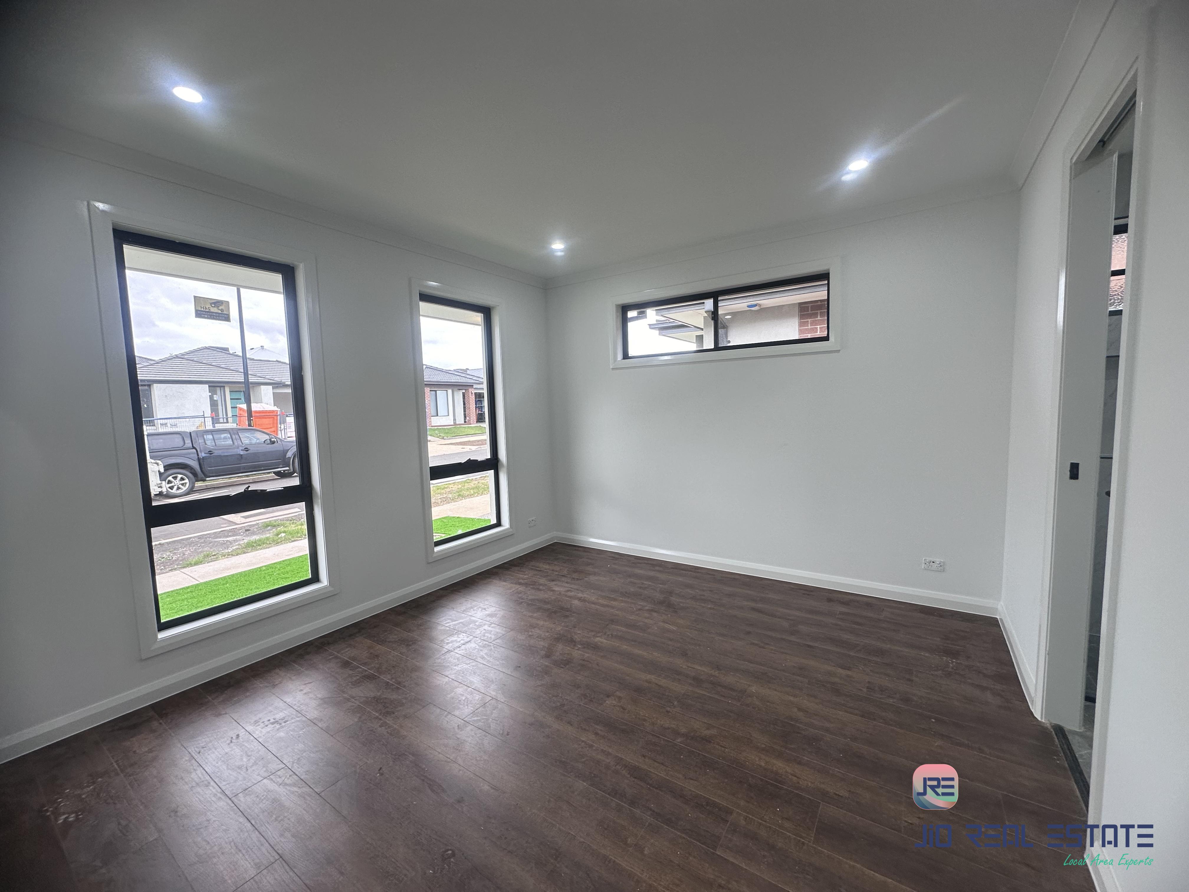 9 Wilderness Road, Fraser Rise VIC