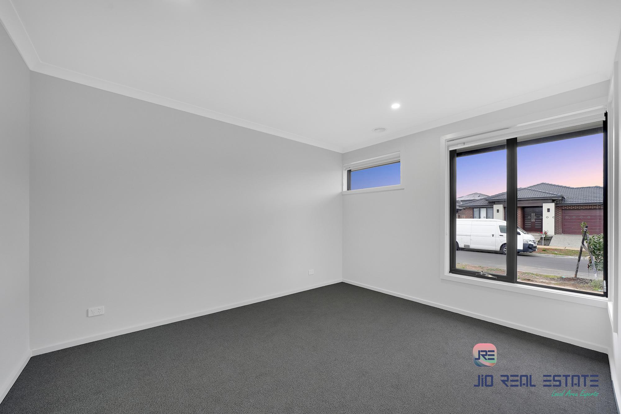 8 Shelterbelt Avenue, Weir Views VIC