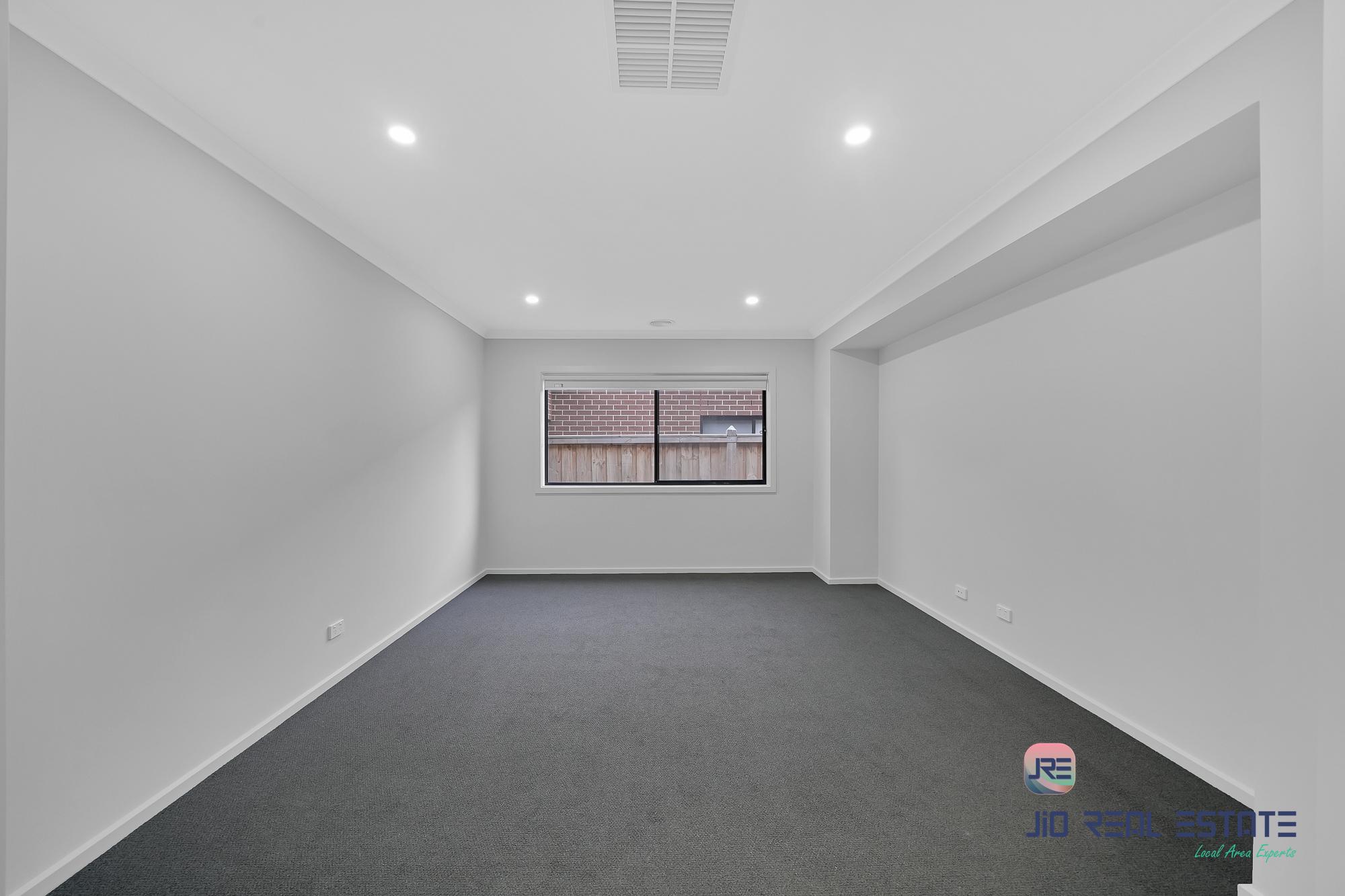 8 Shelterbelt Avenue, Weir Views VIC