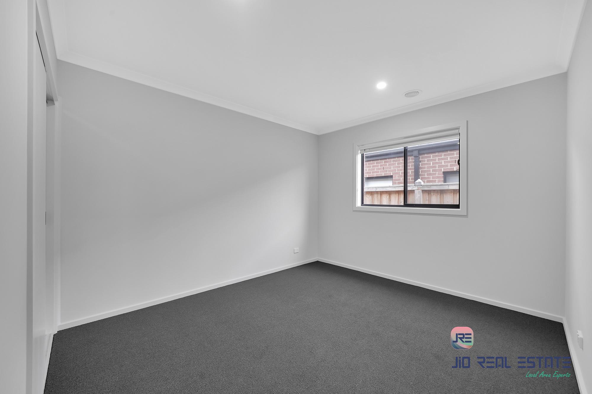 8 Shelterbelt Avenue, Weir Views VIC