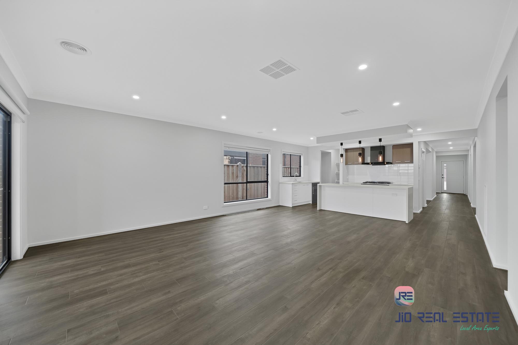 8 Shelterbelt Avenue, Weir Views VIC