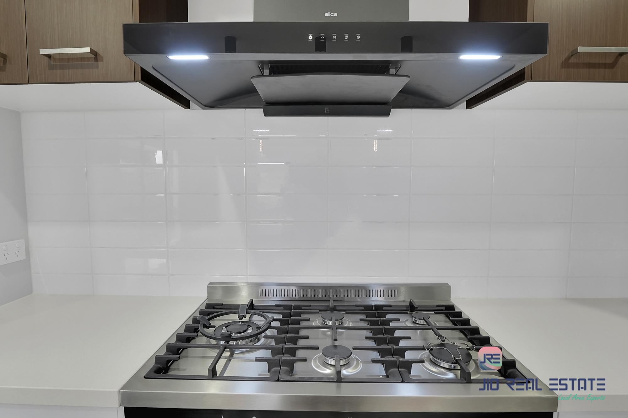 8 Shelterbelt Avenue, Weir Views VIC