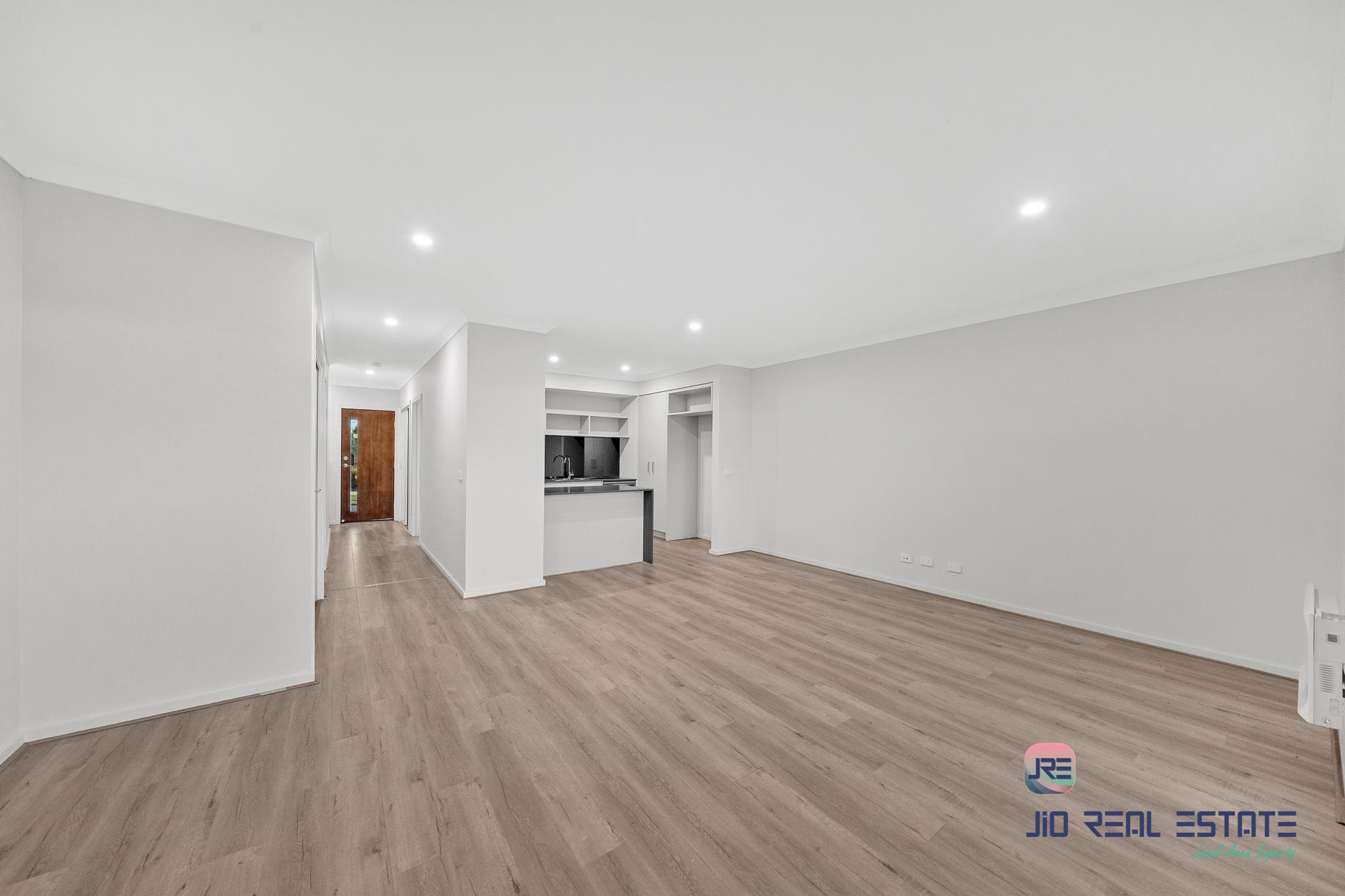 40 Washington Drive, Thornhill Park VIC