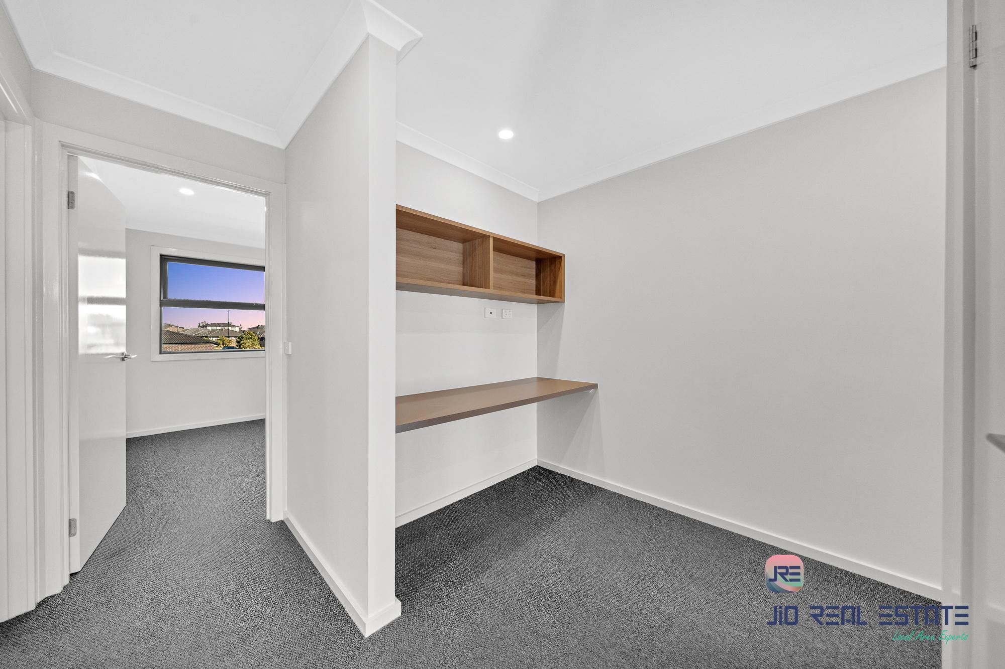 40 Washington Drive, Thornhill Park VIC