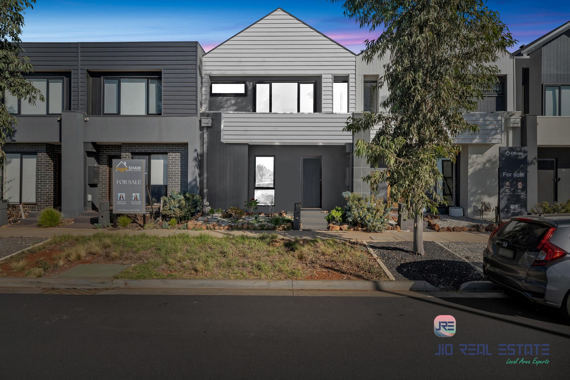 40 Washington Drive, Thornhill Park VIC