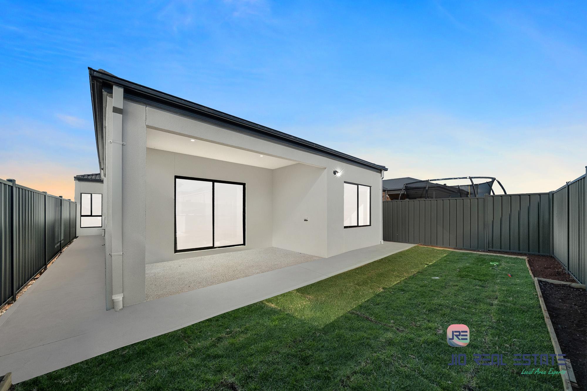 64 Uplands Crescent, Melton South VIC