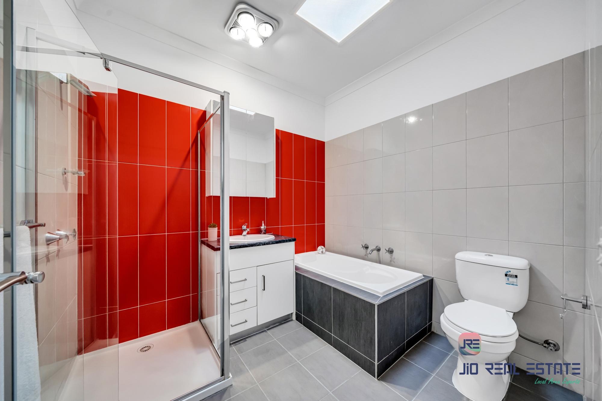 4/66-68 Lester Avenue, St Albans VIC