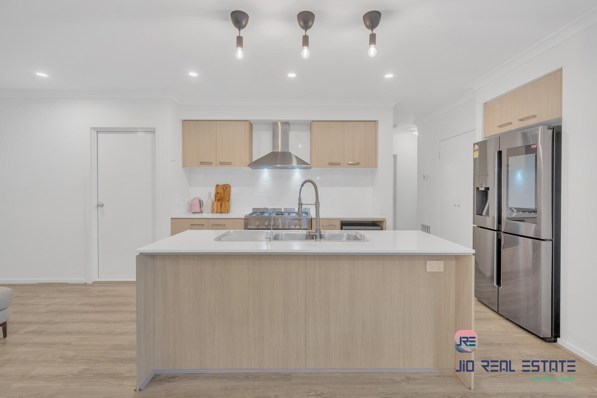 19 Howard Road, Thornhill Park VIC