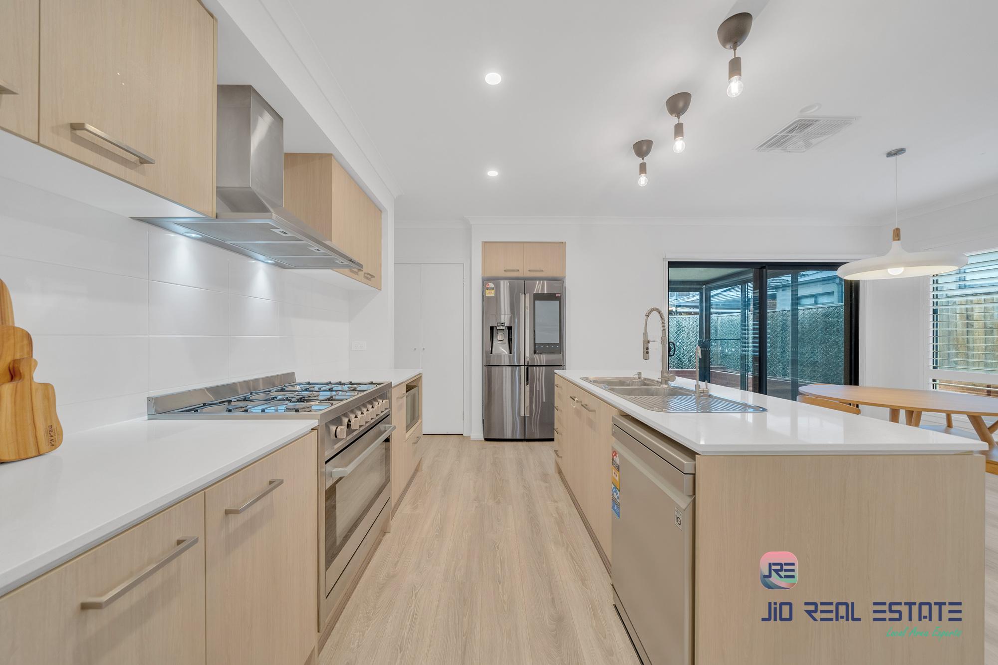 19 Howard Road, Thornhill Park VIC