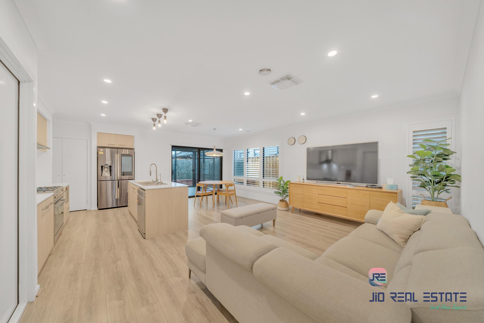 19 Howard Road, Thornhill Park VIC