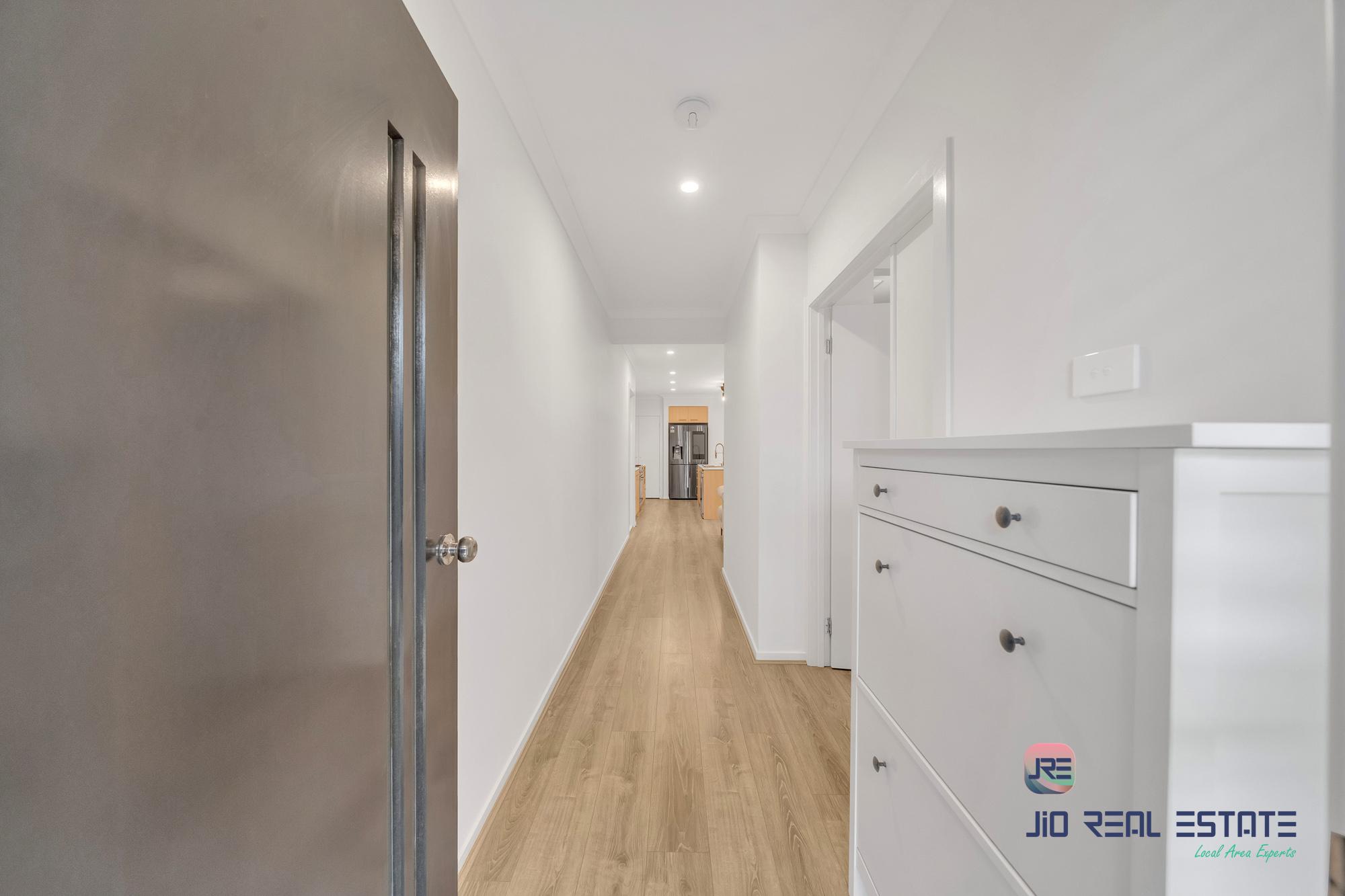 19 Howard Road, Thornhill Park VIC