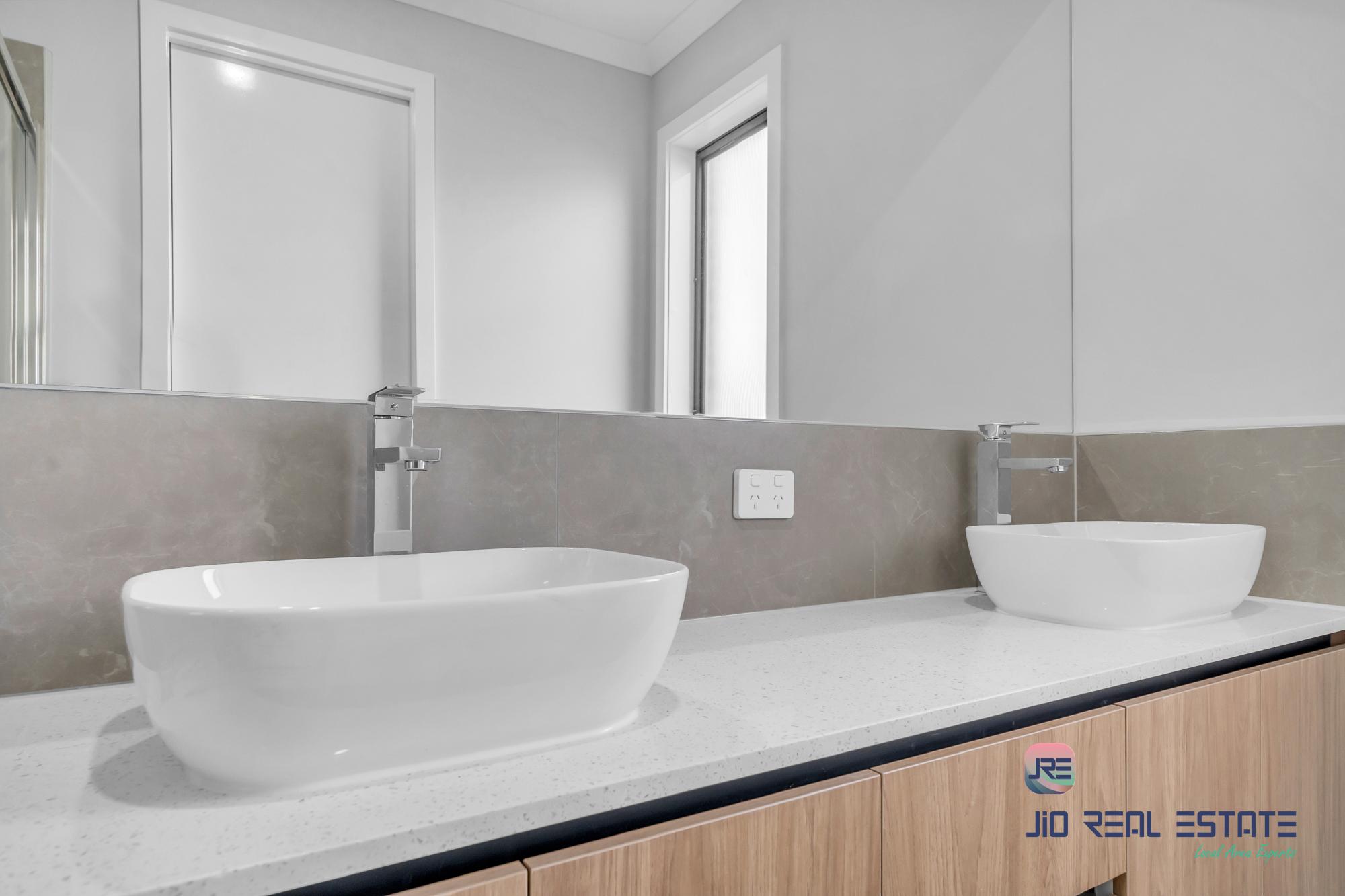 80 Pintail Drive, Melton South VIC