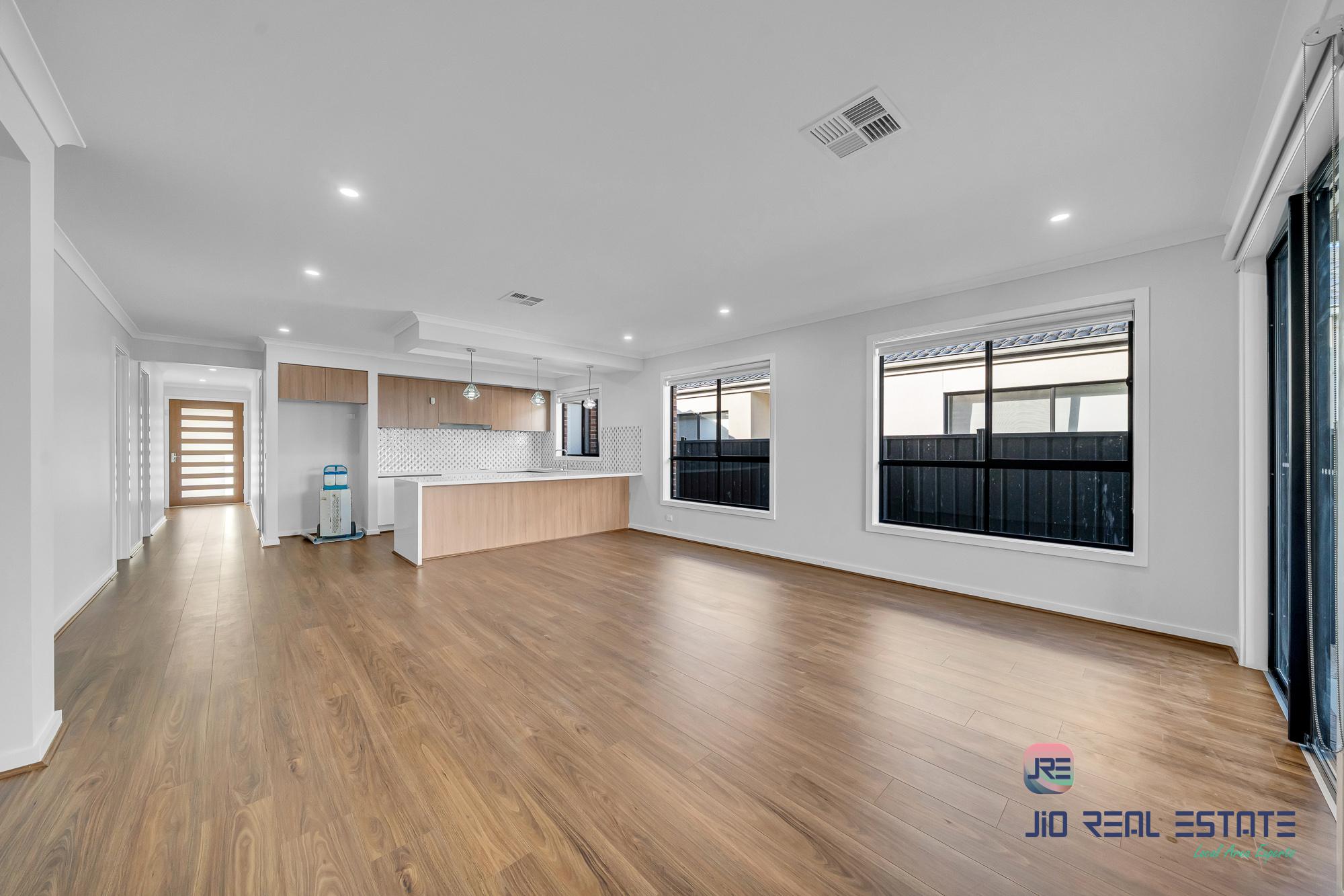 82 Pintail Drive, Melton South VIC