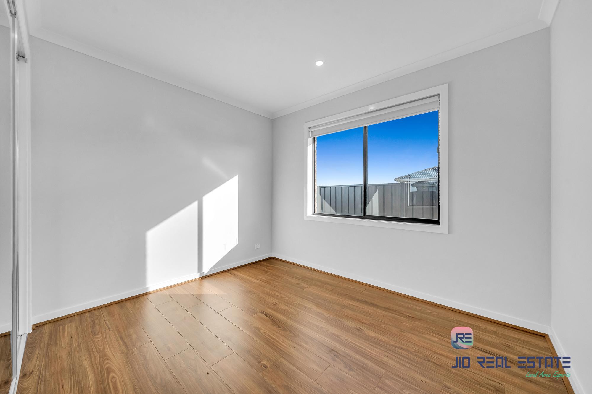 82 Pintail Drive, Melton South VIC
