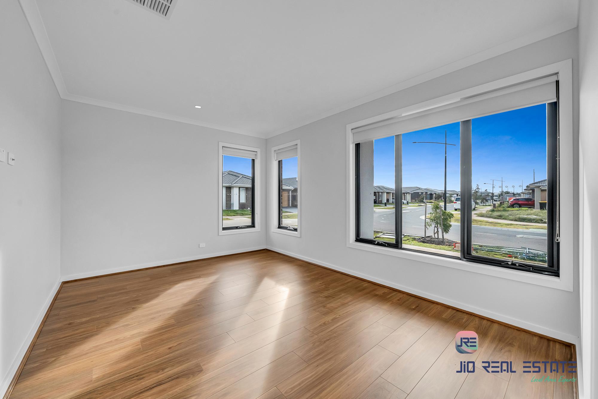 82 Pintail Drive, Melton South VIC