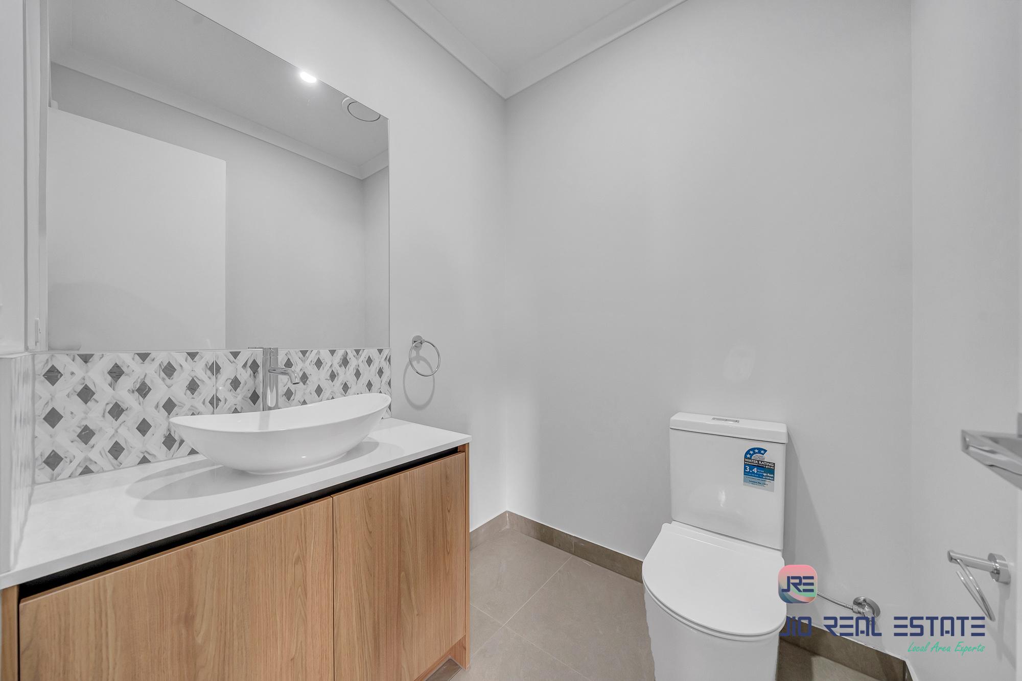 82 Pintail Drive, Melton South VIC