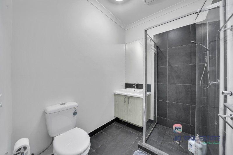 46 Carfin Circuit, Thornhill Park VIC