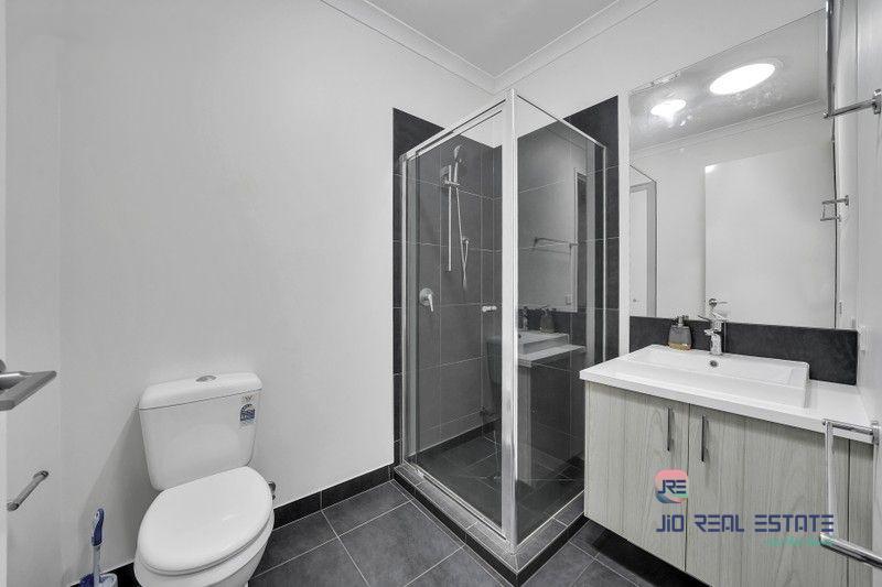 46 Carfin Circuit, Thornhill Park VIC