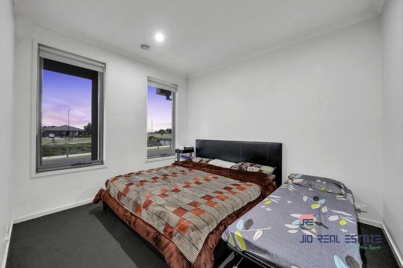 46 Carfin Circuit, Thornhill Park VIC