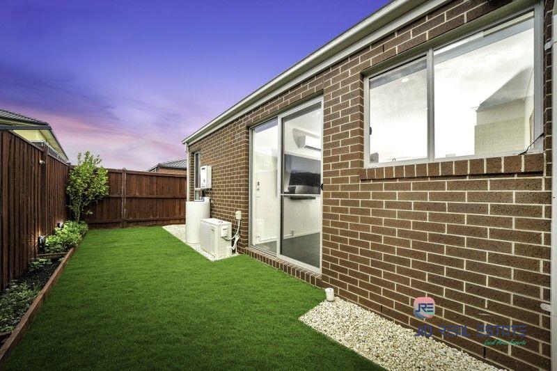 46 Carfin Circuit, Thornhill Park VIC