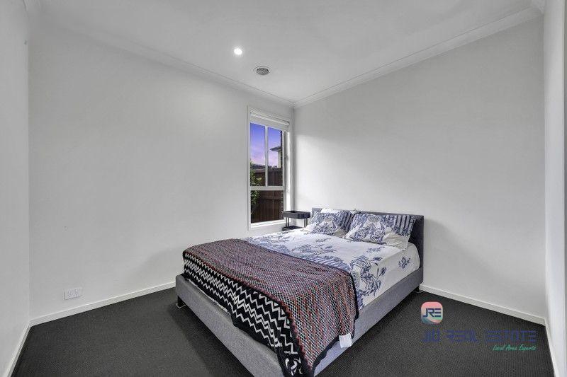 46 Carfin Circuit, Thornhill Park VIC