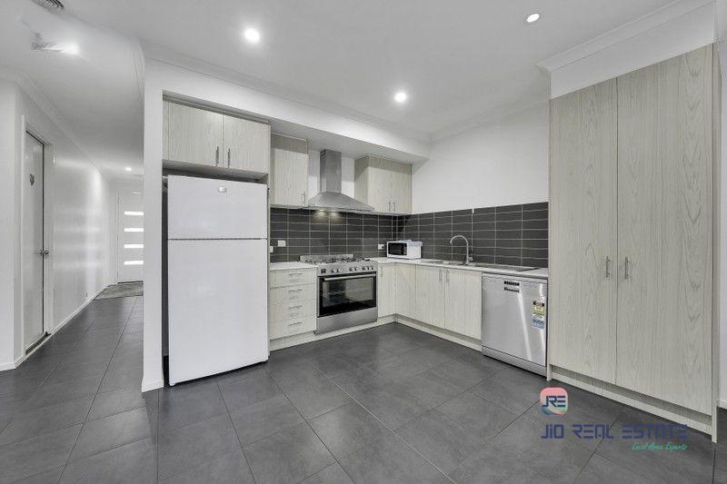 46 Carfin Circuit, Thornhill Park VIC