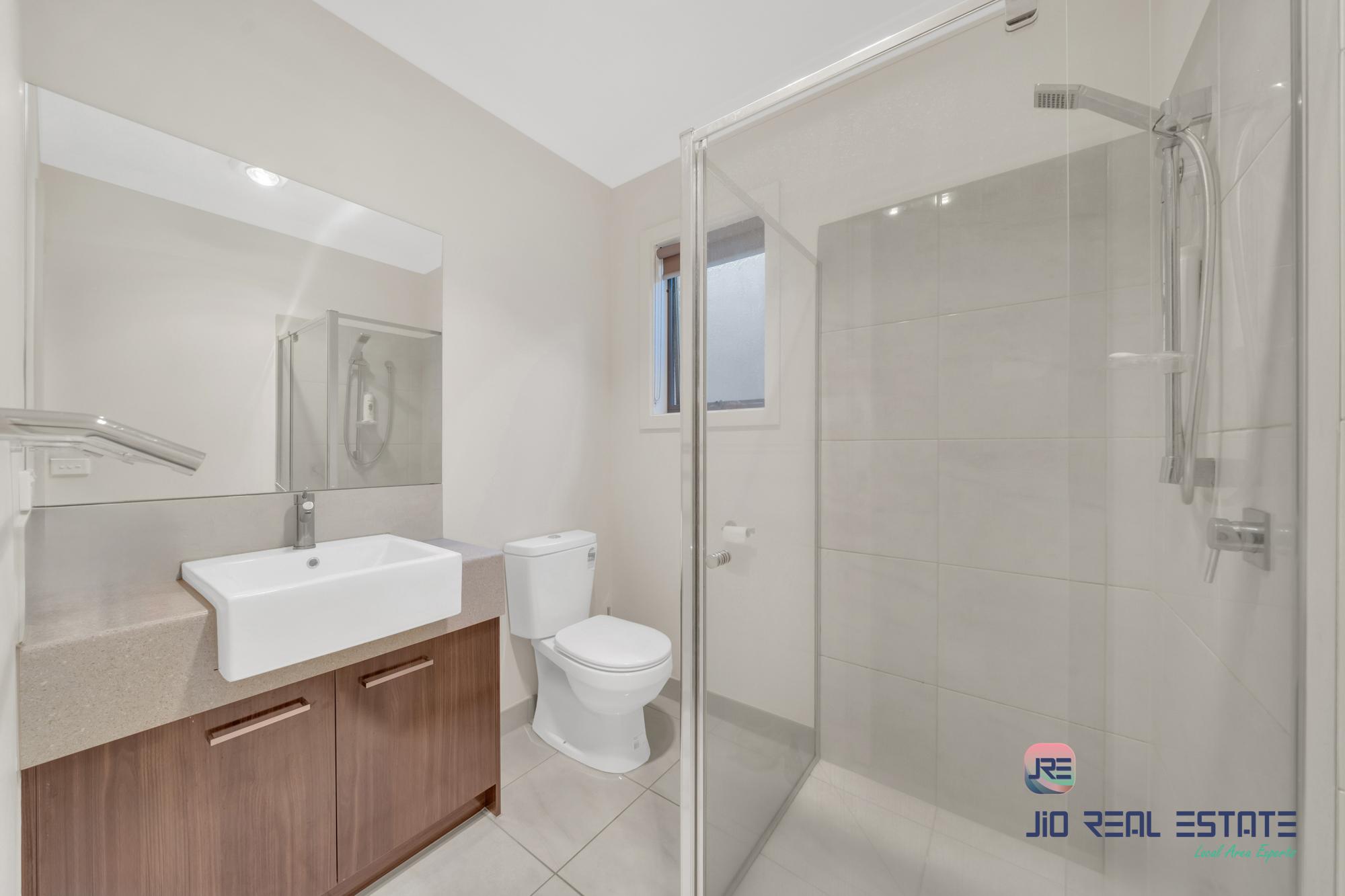 12 Edgware Street, Thornhill Park VIC