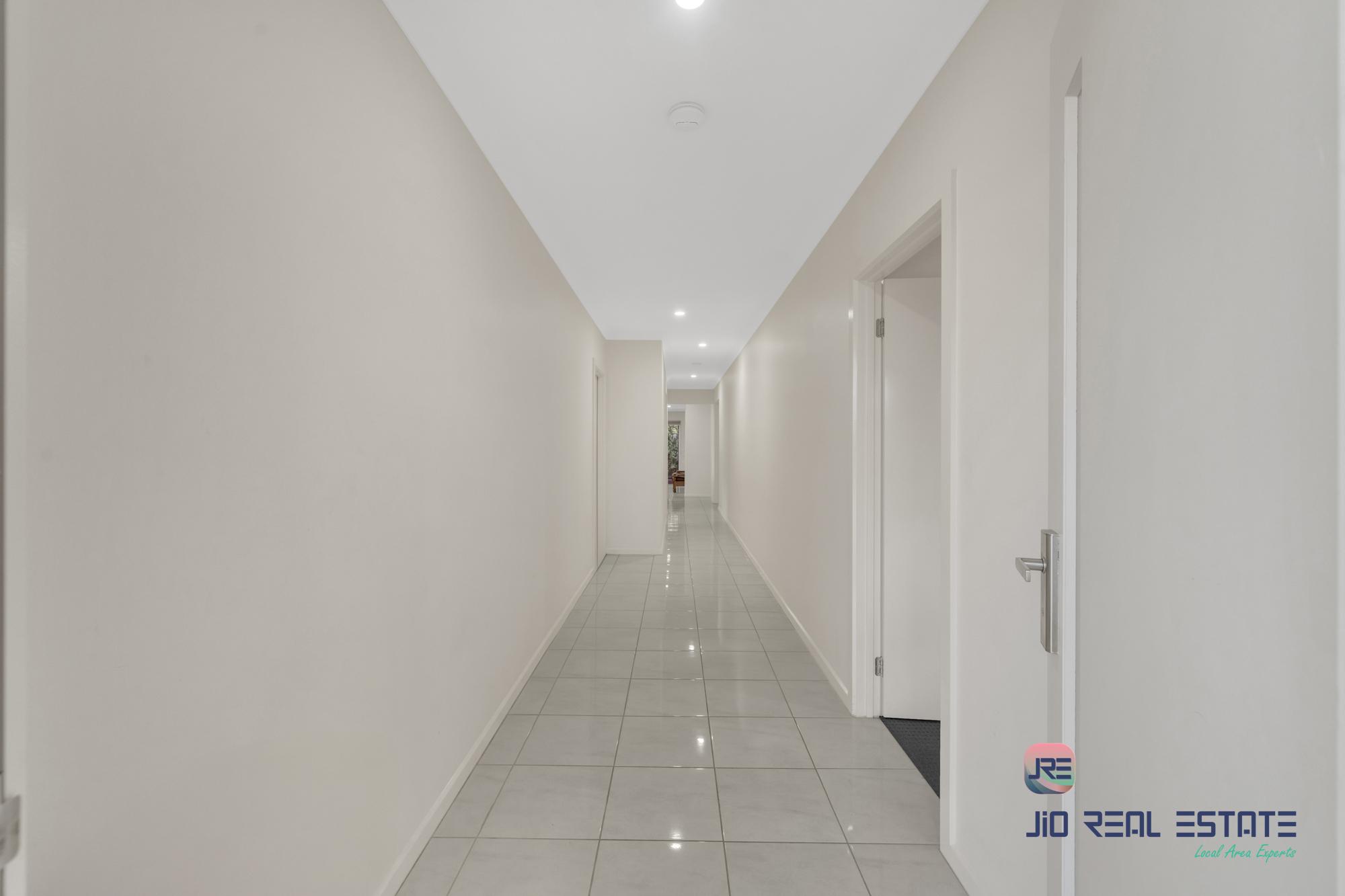 12 Edgware Street, Thornhill Park VIC