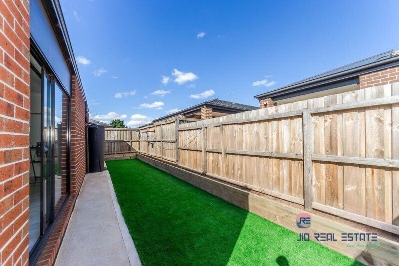 12 Jiren Street, Thornhill Park VIC