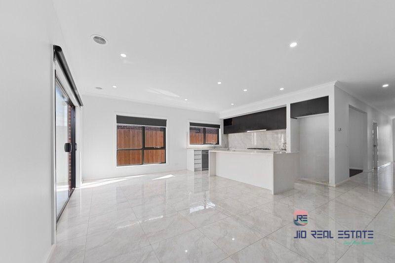 12 Jiren Street, Thornhill Park VIC