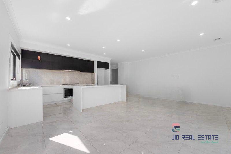 12 Jiren Street, Thornhill Park VIC