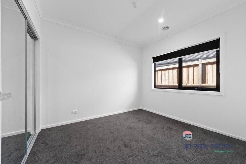 12 Jiren Street, Thornhill Park VIC