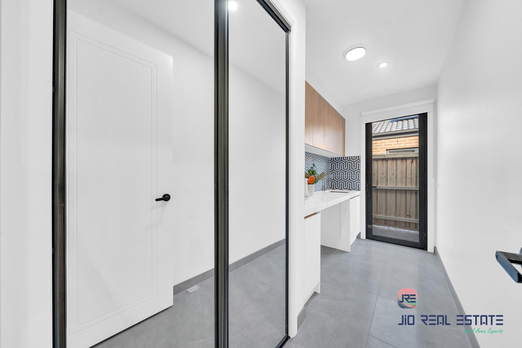 13 Smethurst Road, Tarneit VIC