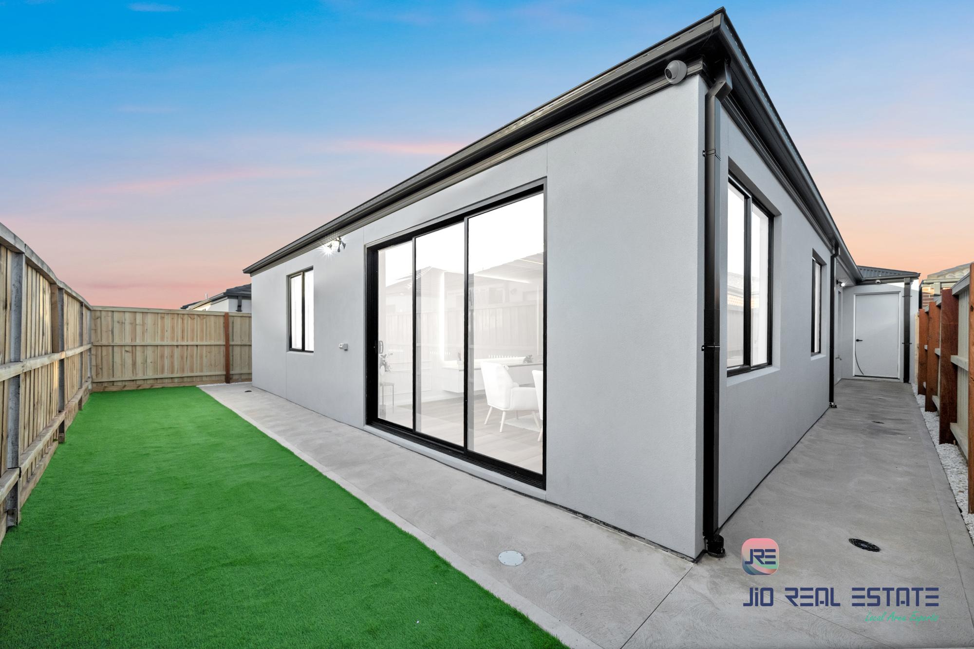 13 Smethurst Road, Tarneit VIC