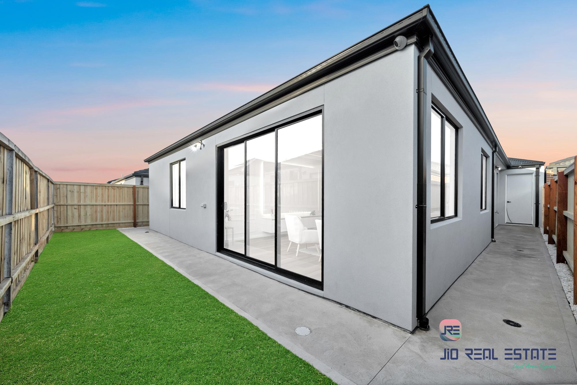 13 Smethurst Road, Tarneit VIC