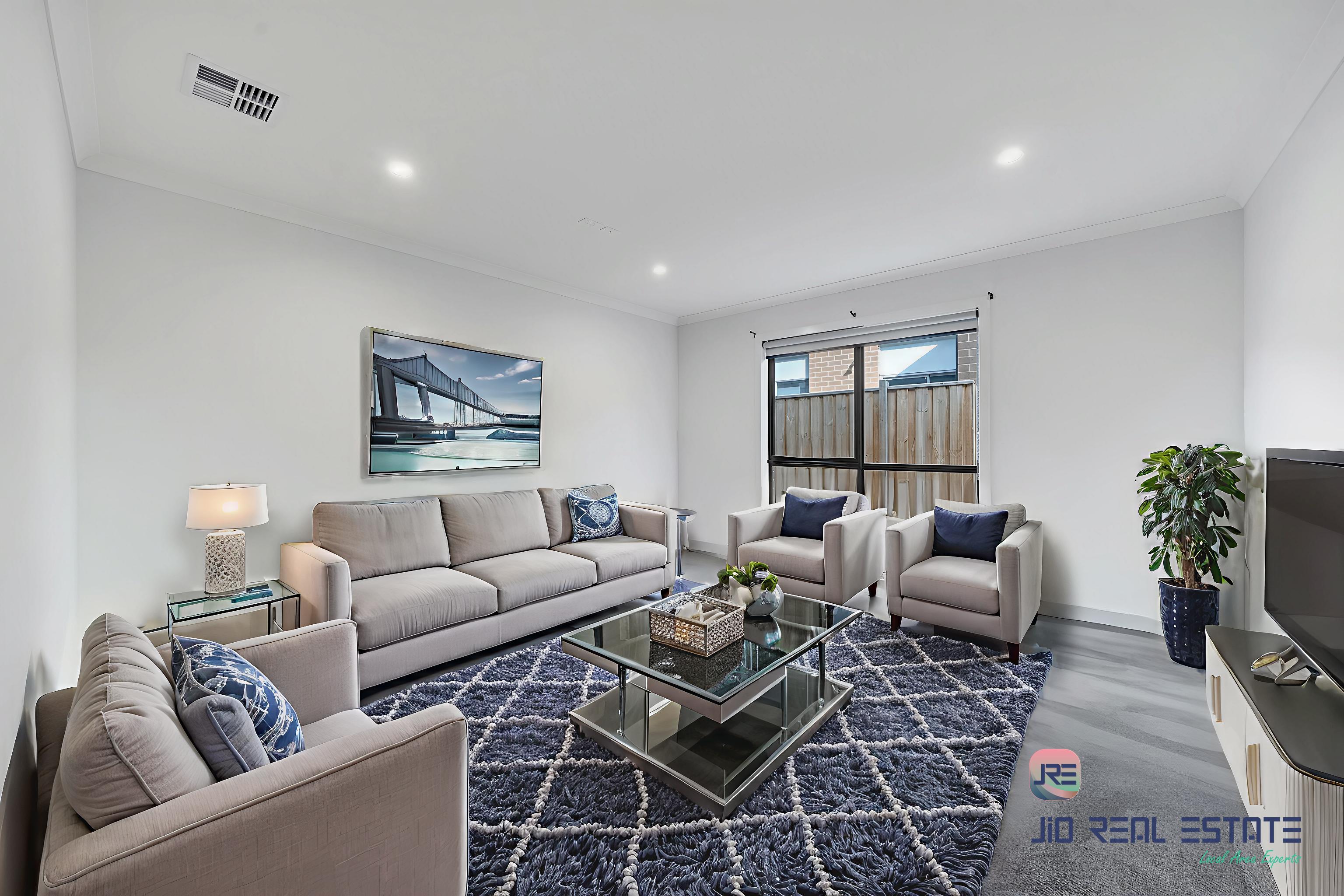 11 Devonshire Road, Thornhill Park VIC