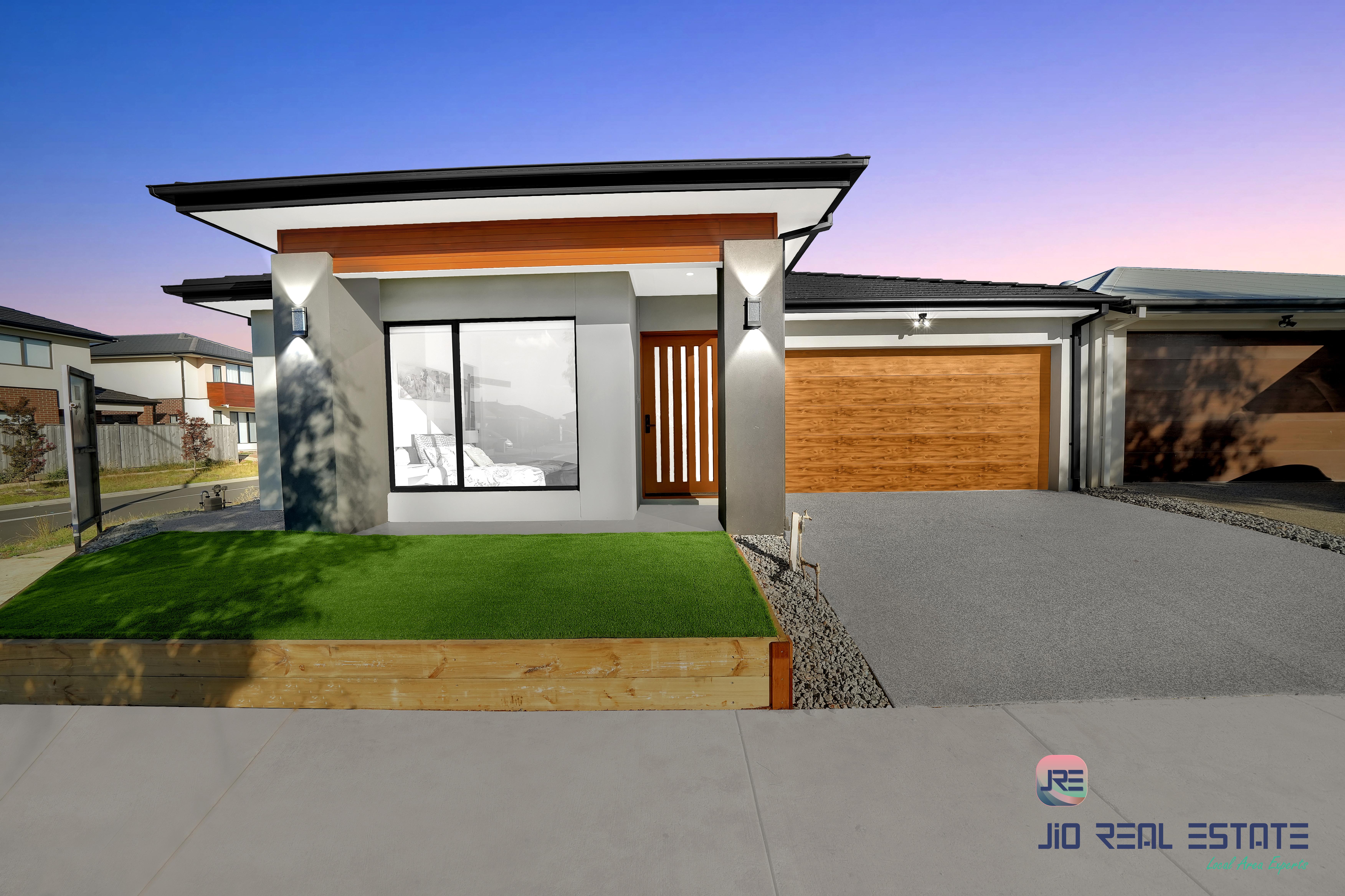 17 Croxden Avenue, Thornhill Park VIC