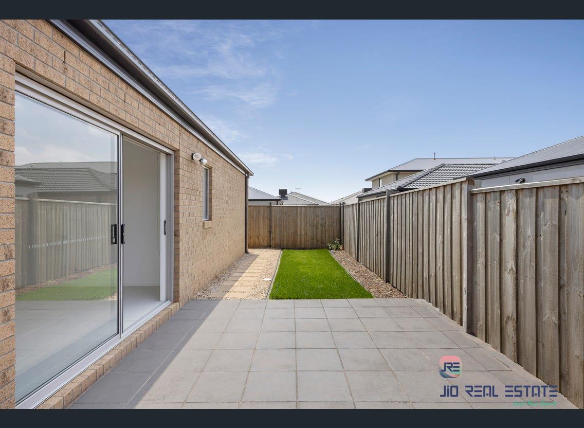 86 Plymouth Drive, Rockbank VIC