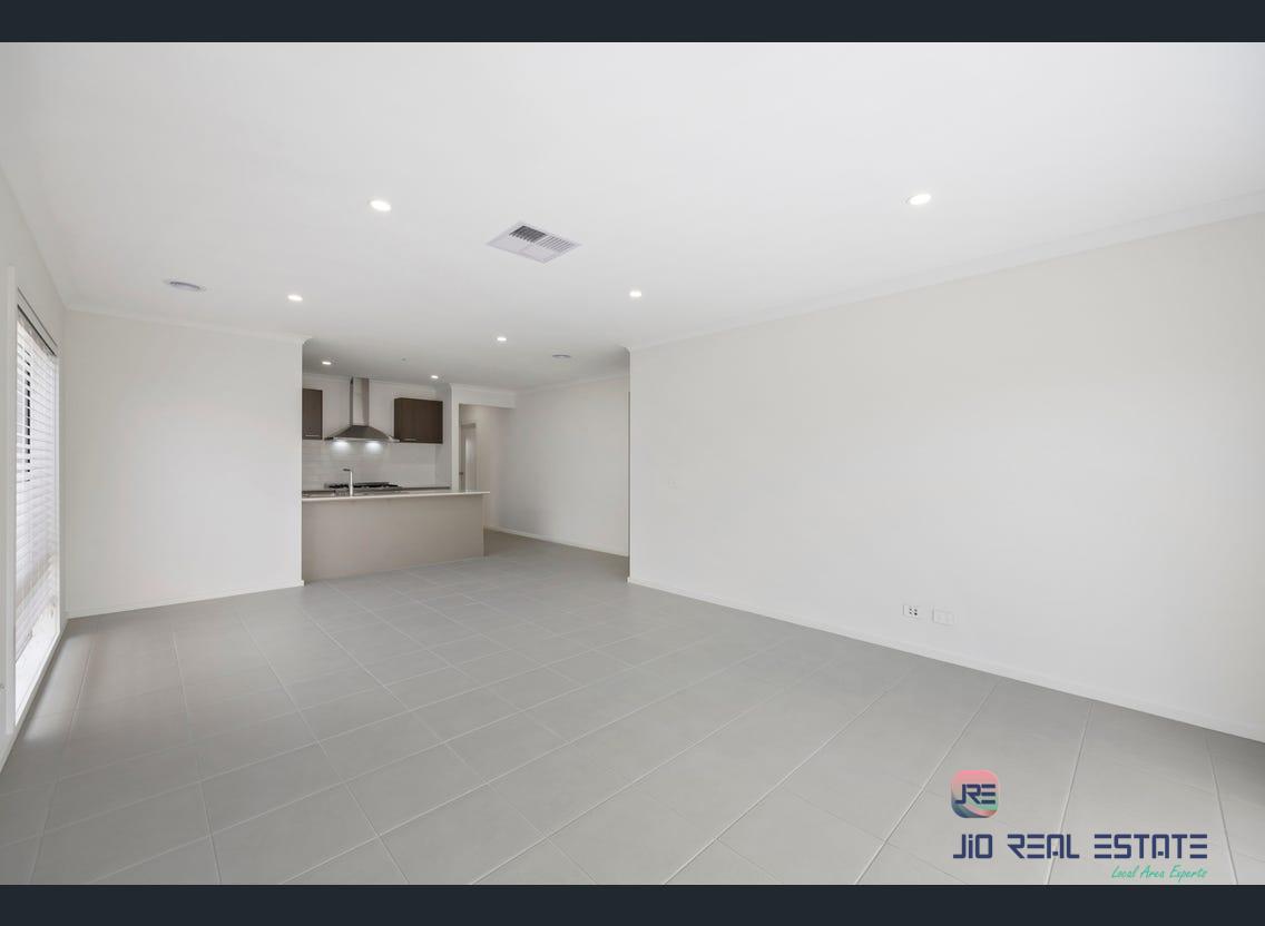 86 Plymouth Drive, Rockbank VIC