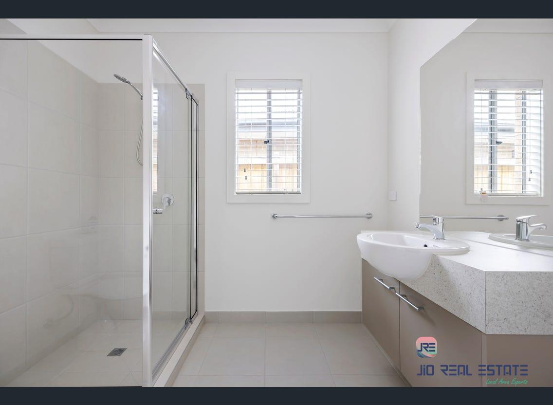 86 Plymouth Drive, Rockbank VIC