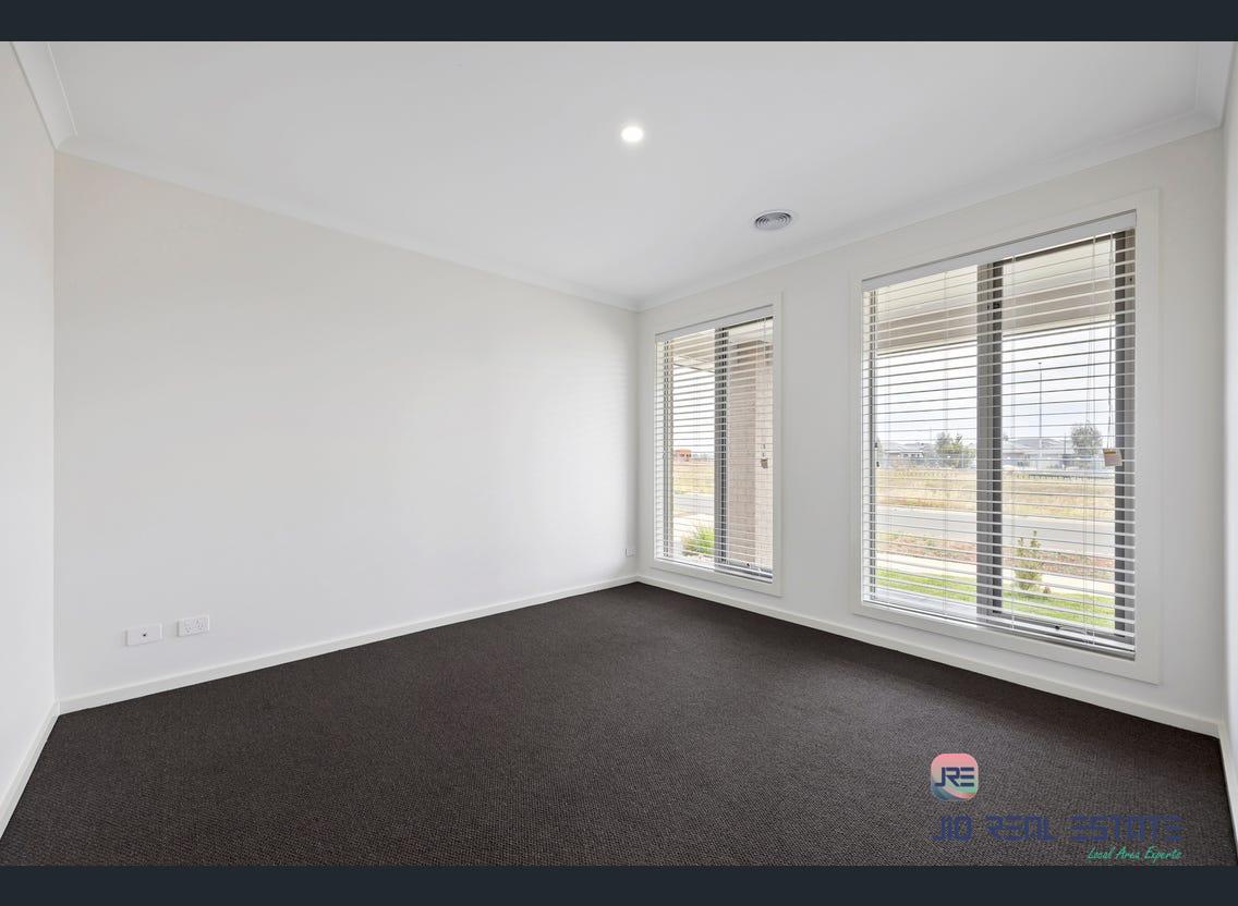 86 Plymouth Drive, Rockbank VIC
