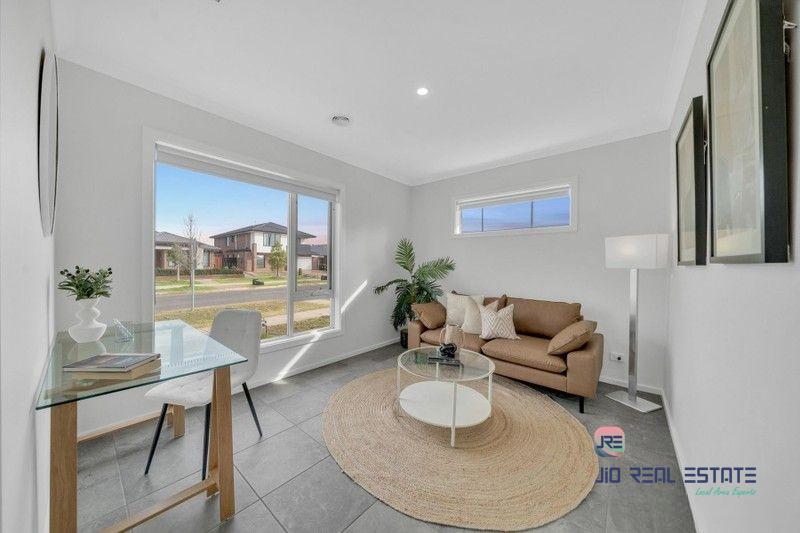 39 Wiltshire Boulevard, Thornhill Park VIC