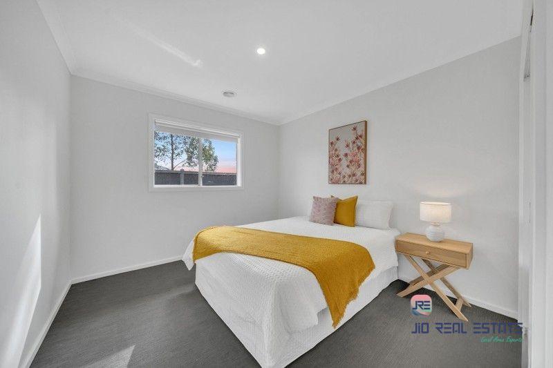 39 Wiltshire Boulevard, Thornhill Park VIC